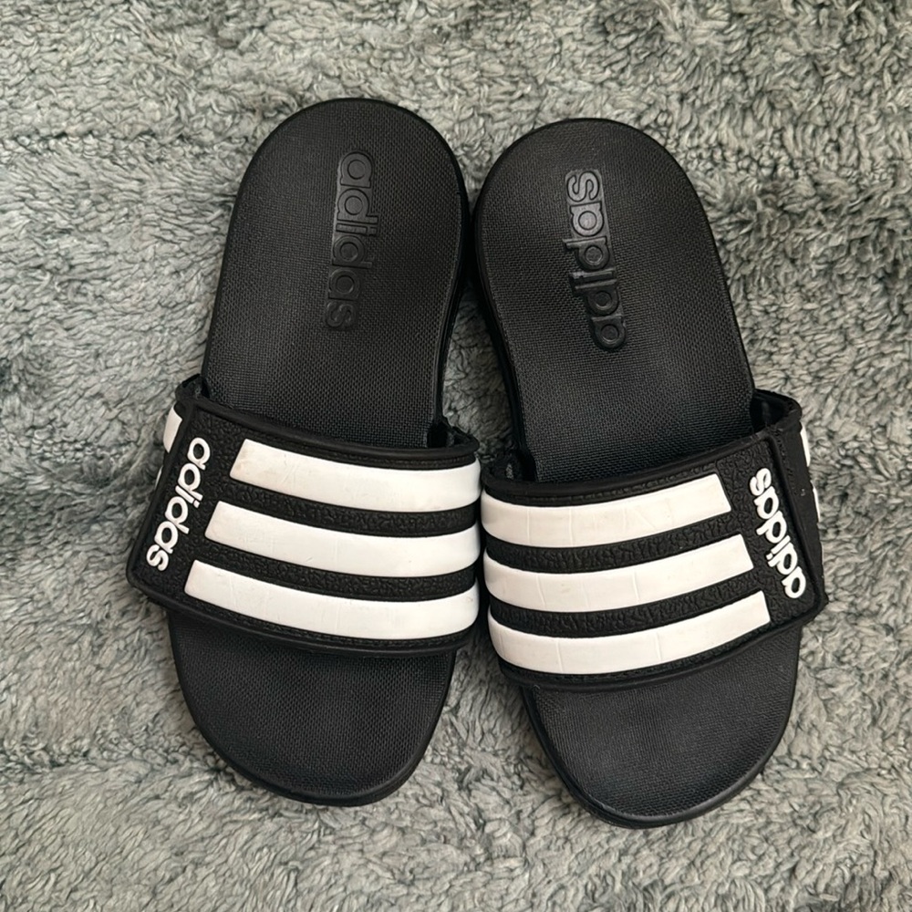 Adidas slide toddlers size 10